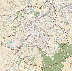 Manneken Pis is located in Brussels