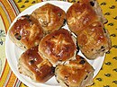 Hot cross buns from the store, Easter, April 2006.jpg